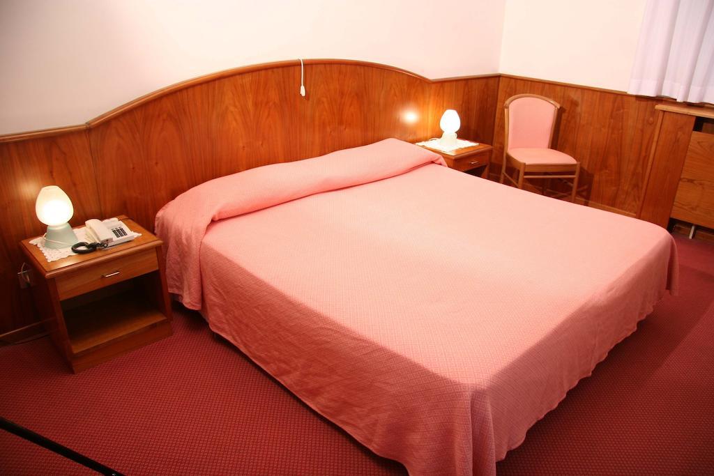 Hotel Roma Cividale Del Friuli Room photo
