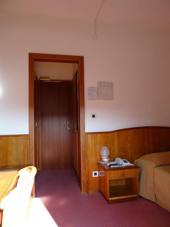 Hotel Roma Cividale Del Friuli Room photo
